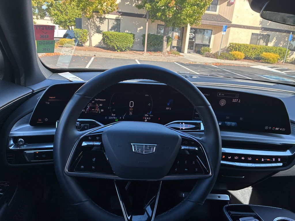 Used 2024 Cadillac Lyriq Luxury RWD image 22
