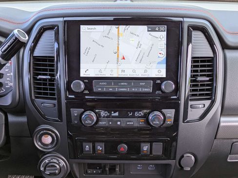 Used 2024 Nissan Titan PRO-4X AWD/4WD image 17