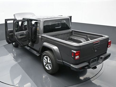 Used 2024 Jeep Gladiator Sport w/ Premium Package image 68