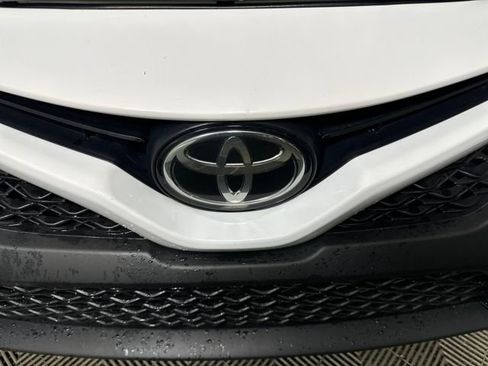 Used 2020 Toyota Camry SE image 9