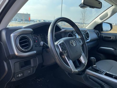 Used 2019 Toyota Tacoma SR5 image 6