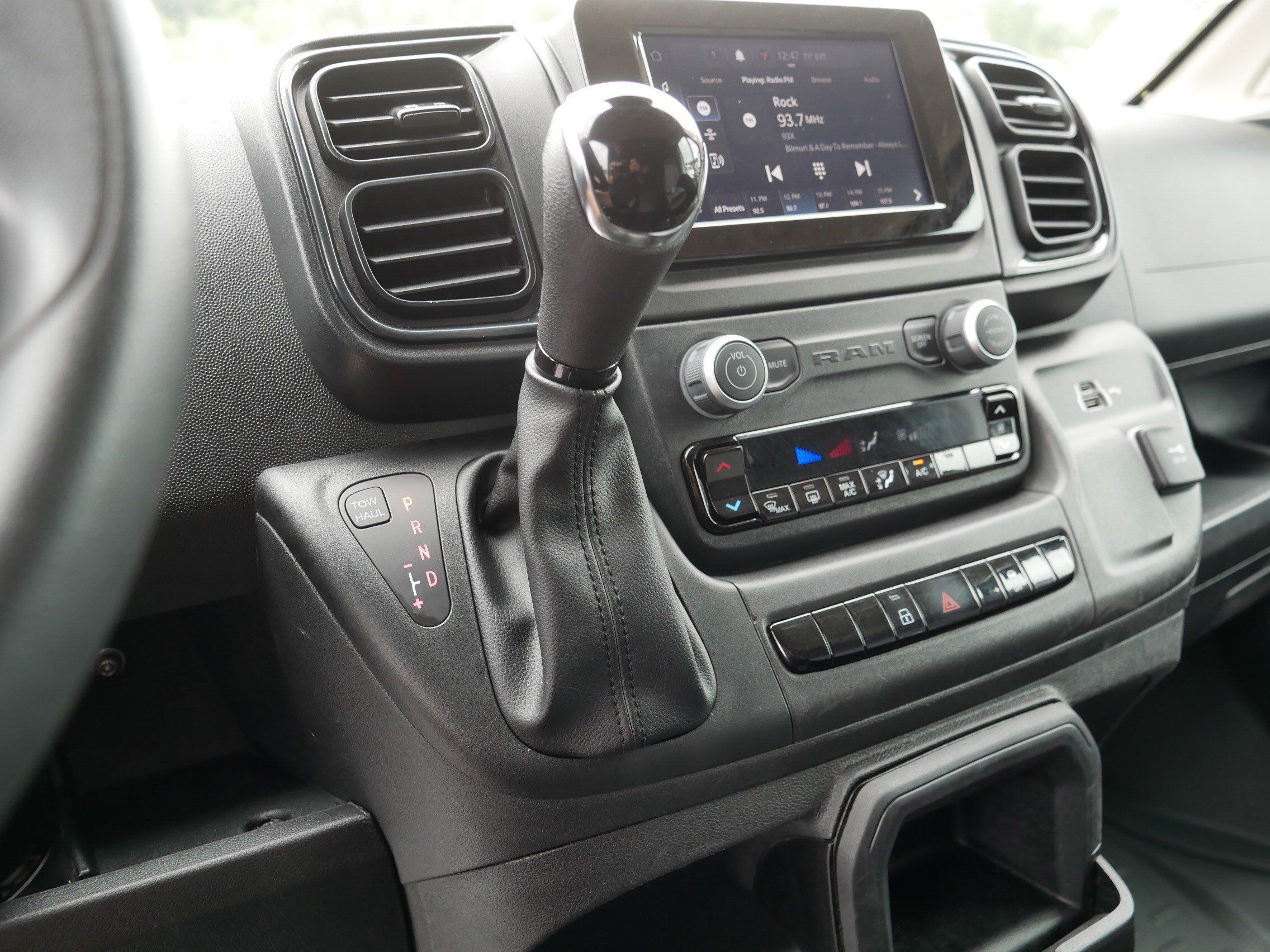Used 2024 RAM ProMaster 2500 w/ Convenience Group FWD image 24