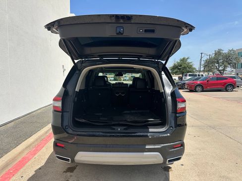 Used 2025 Honda Pilot Touring image 23