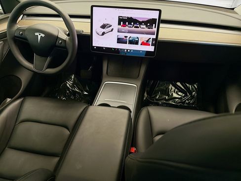 Used 2023 Tesla Model Y Long Range AWD/4WD image 12