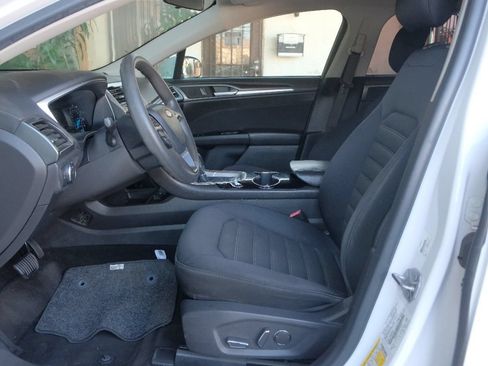 Used 2014 Ford Fusion SE FWD image 13