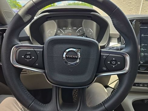 Used 2020 Volvo XC40 T5 Momentum AWD/4WD image 13