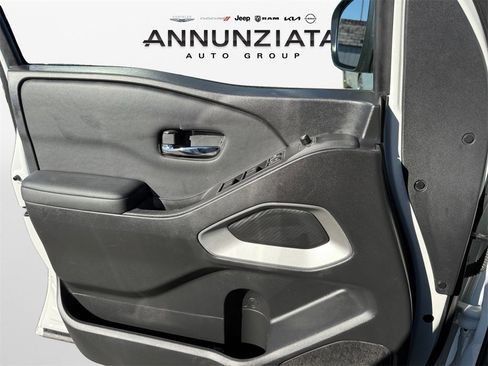 Certified 2024 Nissan Frontier SV image 28