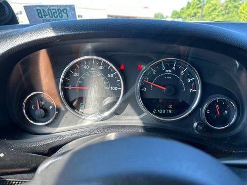 Used 2012 Jeep Wrangler Unlimited Sport AWD/4WD image 12