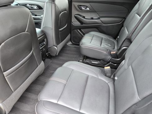Used 2022 Chevrolet Traverse RS FWD image 29