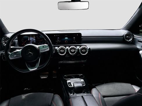 Used 2020 Mercedes-Benz A 220 image 23