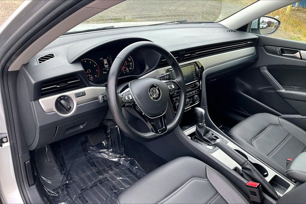 Used 2020 Volkswagen Passat 2.0T SE FWD image 18