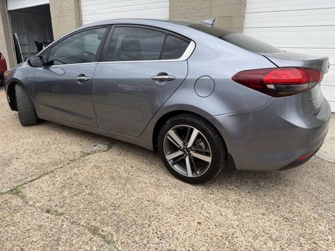 Used 2017 Kia Forte EX w/ EX Premium Plus Package FWD image 3