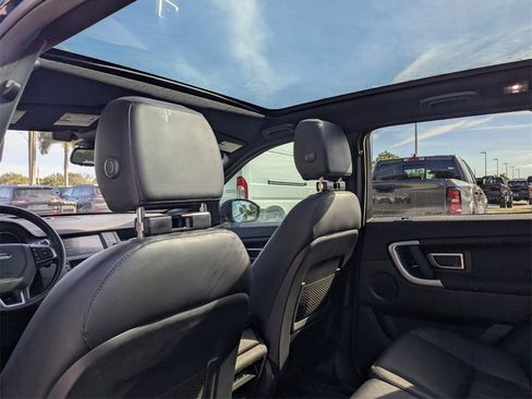 Used 2019 Land Rover Discovery Sport image 19
