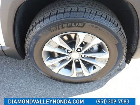 Used 2025 Chevrolet Equinox LT image 28