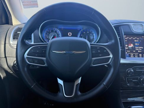 Used 2021 Chrysler 300 Touring w/ Driver Convenience Group image 12