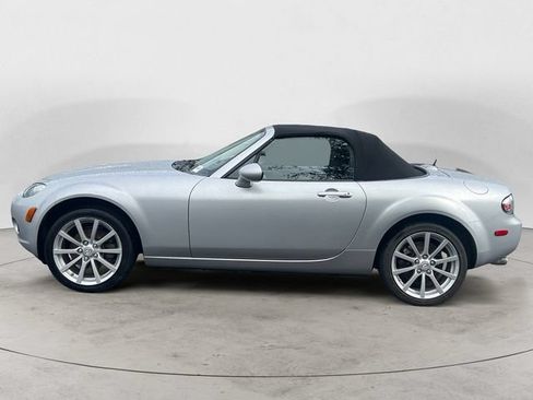 Used 2008 MAZDA MX-5 Miata Grand Touring RWD image 8