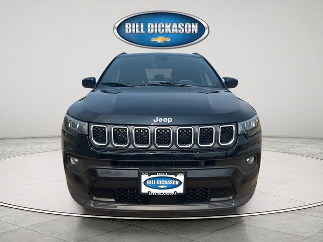 Used 2023 Jeep Compass Latitude AWD/4WD image 2