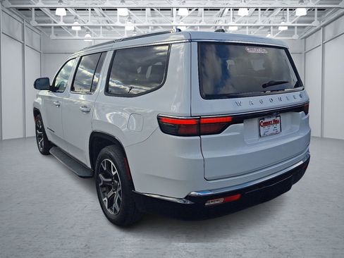 Used 2024 Jeep Wagoneer Series III image 3