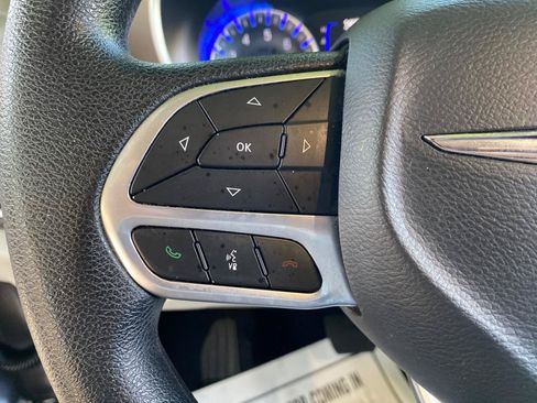 Used 2019 Chrysler Pacifica LX w/ Tire & Wheel Group FWD image 47