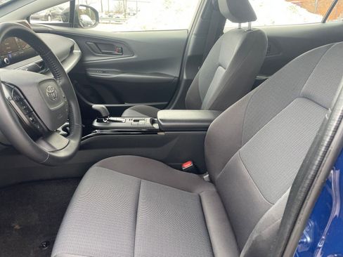 Used 2025 Toyota Prius LE image 27