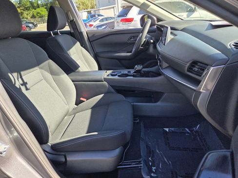 Used 2024 Nissan Rogue S image 16