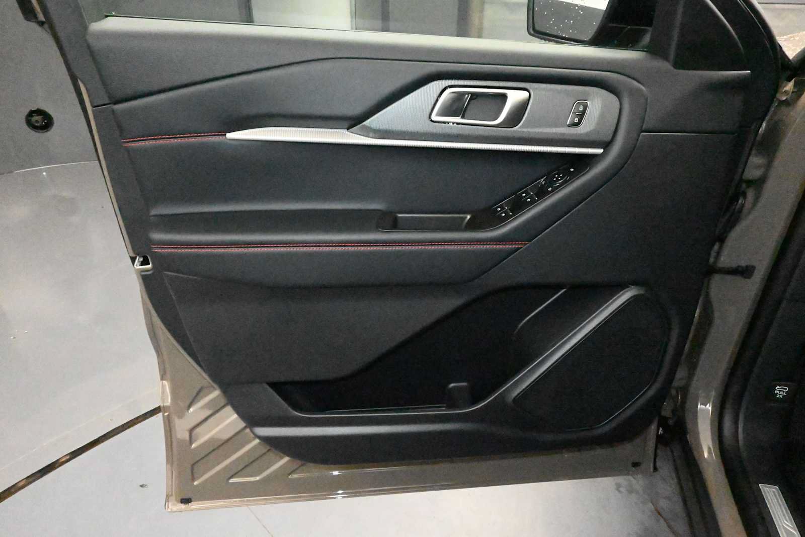 New 2026 Ford Explorer ST-Line AWD/4WD image 25