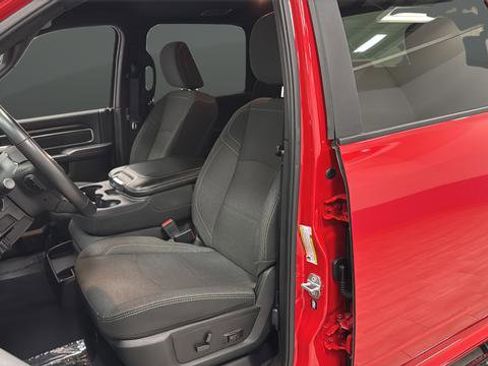 Used 2024 RAM 2500 Big Horn w/ Sport Appearance Package AWD/4WD image 9