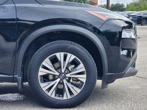 Used 2023 Nissan Rogue SV FWD image 9