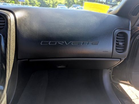 Used 2005 Chevrolet Corvette Coupe w/ Preferred Equipment Group image 26