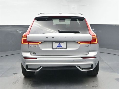 Used 2023 Volvo XC60 B5 Ultimate w/ Climate Package image 7