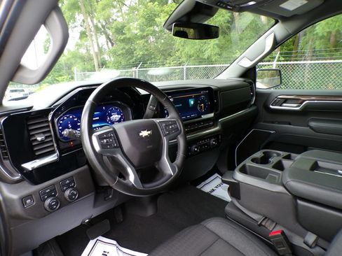 Used 2024 Chevrolet Silverado 1500 LT AWD/4WD image 11