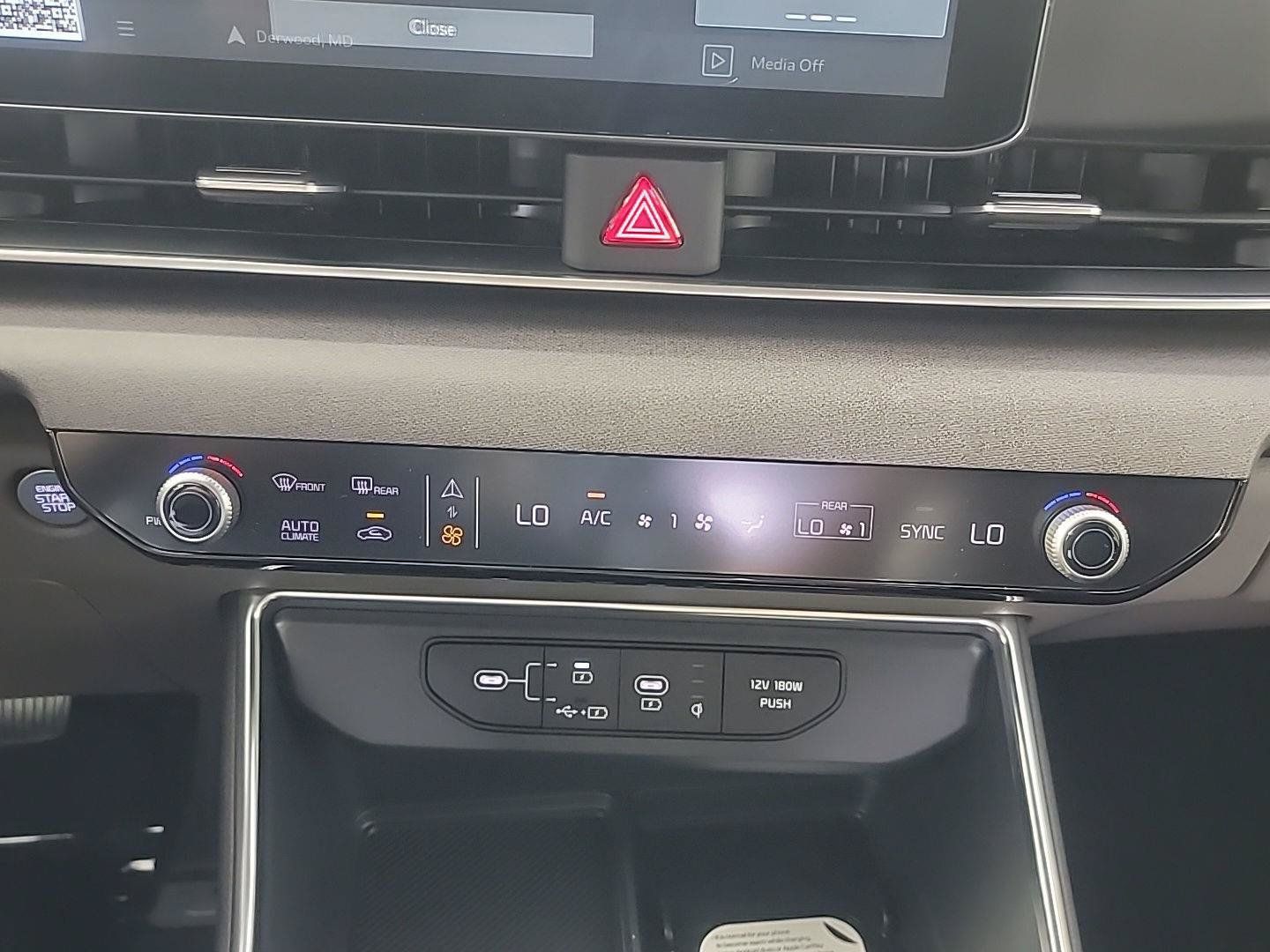 Certified 2026 Kia Carnival EX FWD image 33