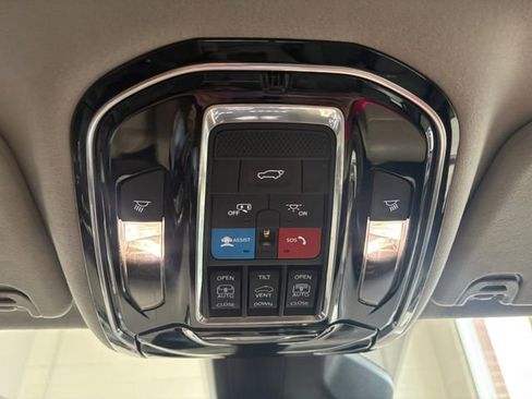 Used 2023 Jeep Grand Wagoneer Series II image 24