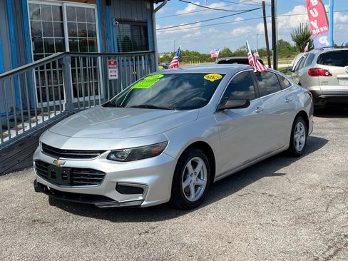Used 2016 Chevrolet Malibu LS FWD image 2