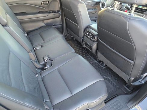 Certified 2025 Honda Passport EX-L image 19