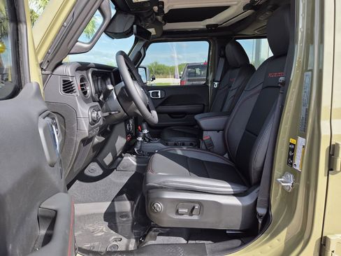 New 2026 Jeep Wrangler Unlimited Rubicon AWD/4WD image 14