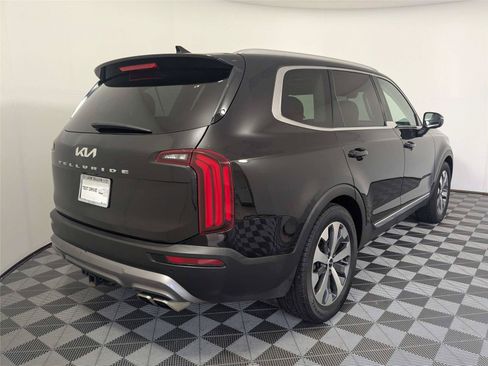 Used 2022 Kia Telluride EX w/ EX Premium Package FWD image 6