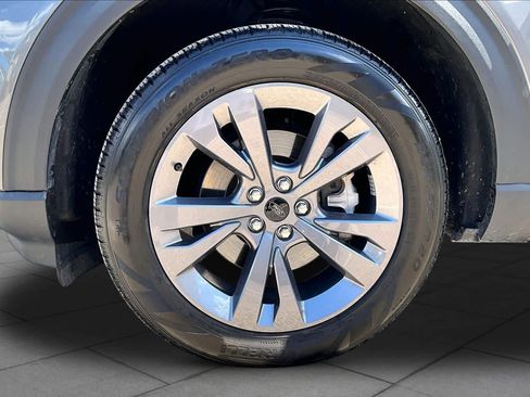Certified 2023 Ford Explorer XLT w/ Equipment Group 202A RWD image 13
