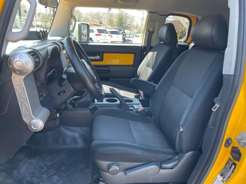 Used 2007 Toyota FJ Cruiser 4WD image 11