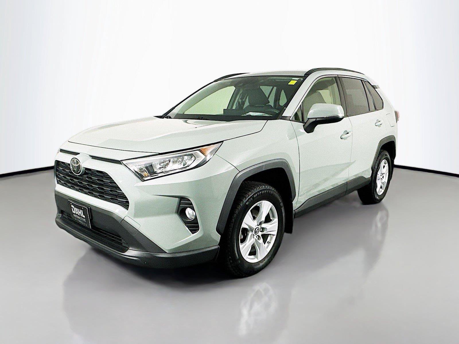 Used 2019 Toyota RAV4 XLE w/ All Weather Liner Package AWD/4WD image 3