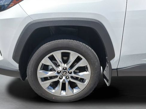 Used 2025 Toyota RAV4 XLE Premium AWD/4WD image 39