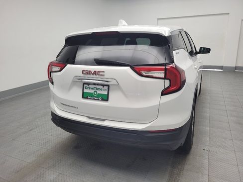 Used 2024 GMC Terrain SLE image 7