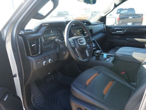 Used 2026 GMC Sierra 1500 AT4 w/ AT4 Premium Package AWD/4WD image 10