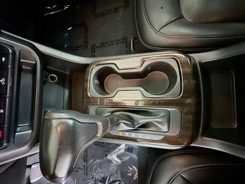Used 2020 GMC Canyon SLE w/ Elevation Edition RWD image 20