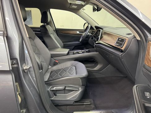 Used 2024 Volkswagen Atlas SE AWD/4WD image 29