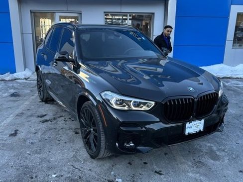 Used 2022 BMW X5 xDrive40i w/ M Sport Package image 2