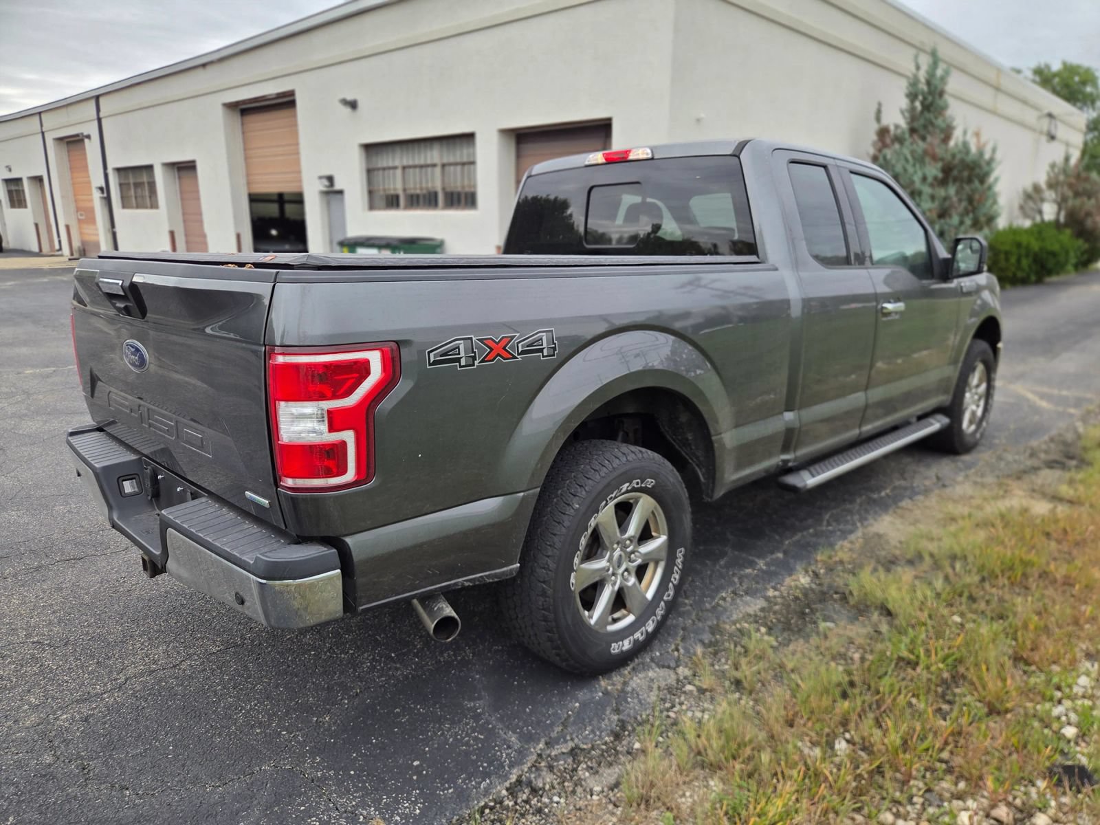 Used 2018 Ford F150 XLT w/ Equipment Group 302A Luxury AWD/4WD image 3