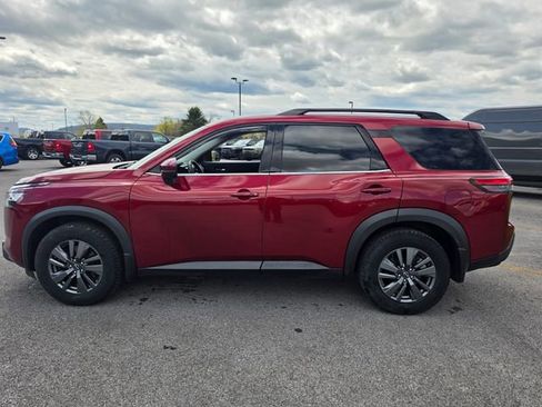 Used 2022 Nissan Pathfinder SV AWD/4WD image 8