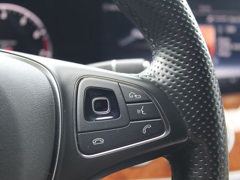 Used 2018 Mercedes-Benz E 400 4MATIC Sedan image 29