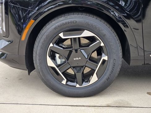 New 2026 Kia Sportage SX FWD image 9